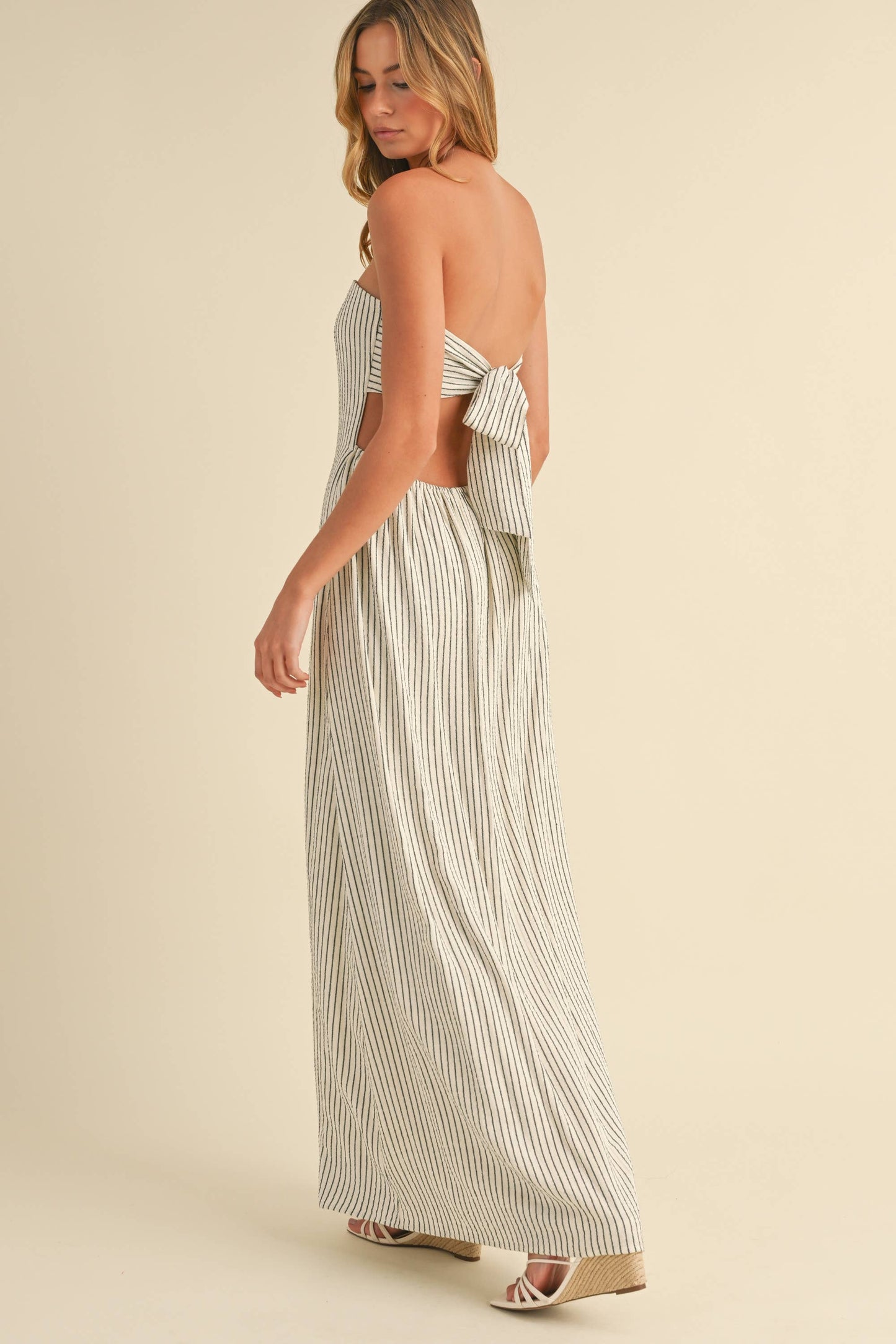 BACK TIE STRAPLESS MAXI DRESS
