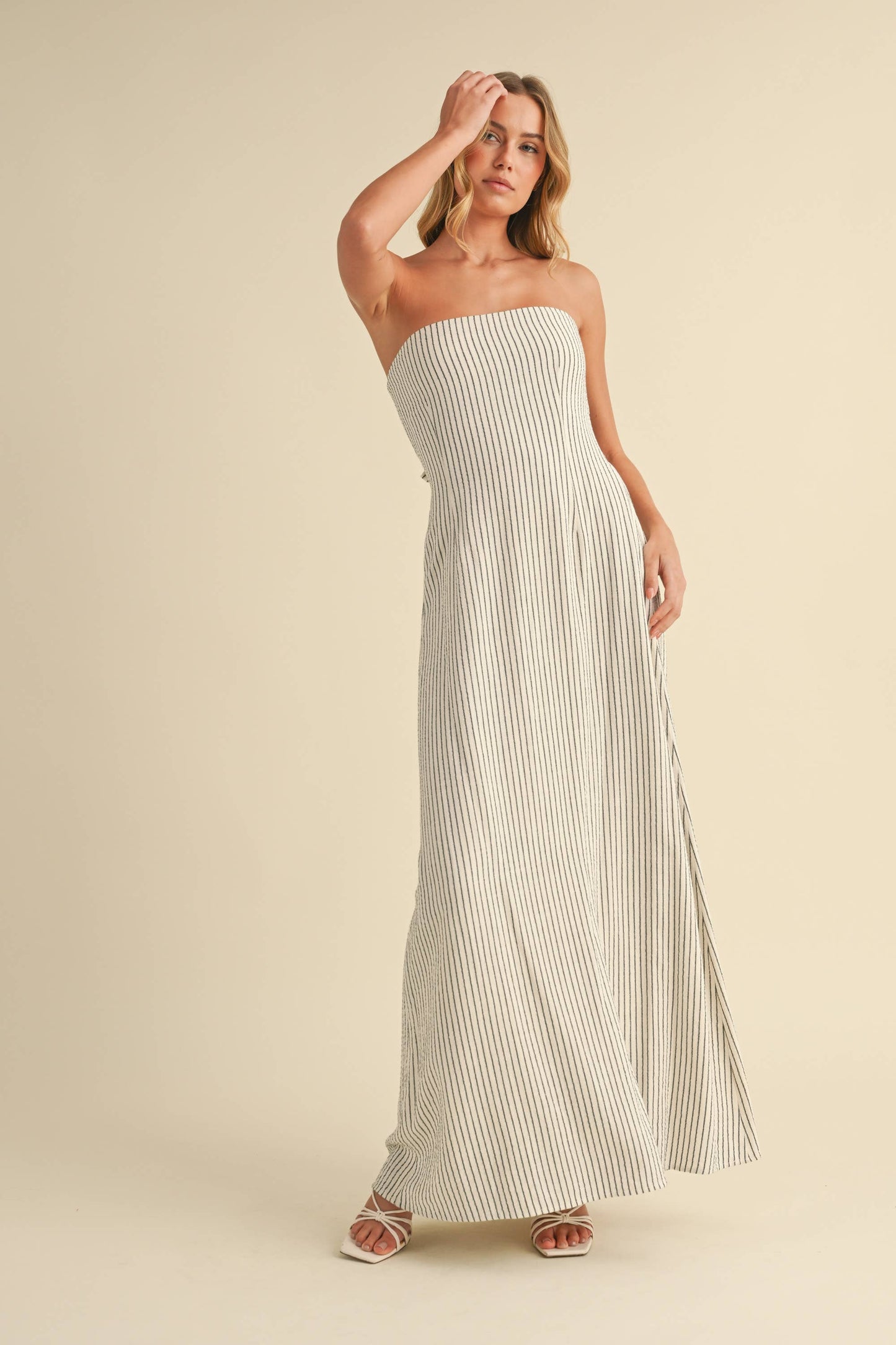 BACK TIE STRAPLESS MAXI DRESS